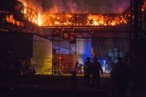 Potężny pożar w fabryce Famarol w Słupsku (zdjęcia)