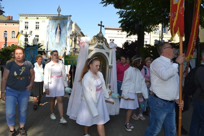 Jak zwykle do grodu Wejhera przybyły setki wiernych by...