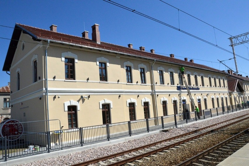 Otwarcie zmodernizowanego dworca kolejowego w Stalowej Woli. Zobacz zdjęcia