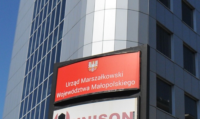 „Ja tylko sygnalizuję”. Jak Urząd Marszałkowski recenzuje „Gazetę Krakowską” i „Dziennik Polski”