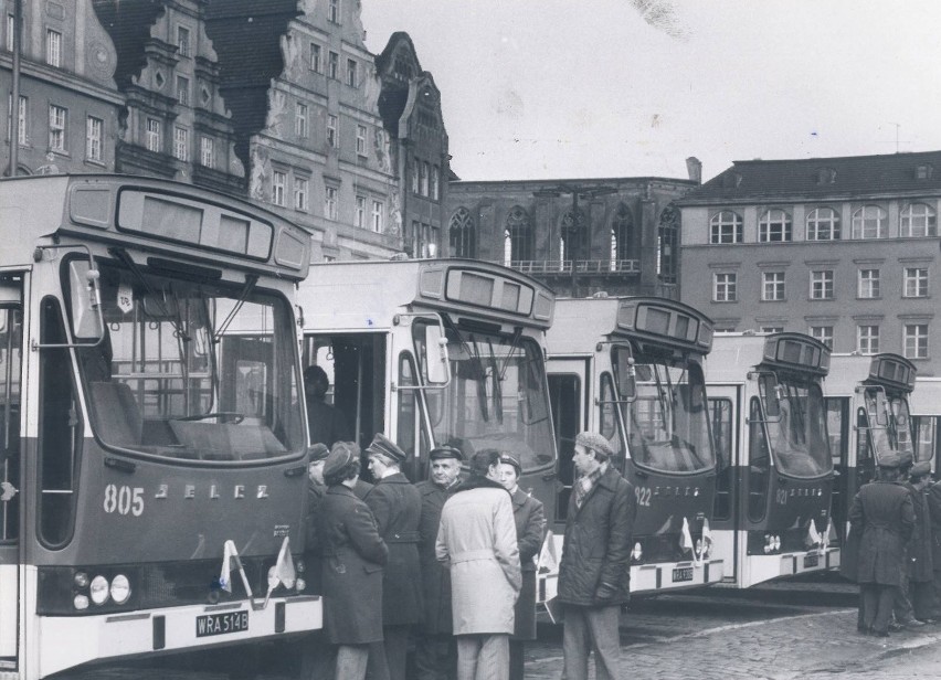 Wrocław, 5 grudnia 1979 - przekazanie nowych autobusów dla...