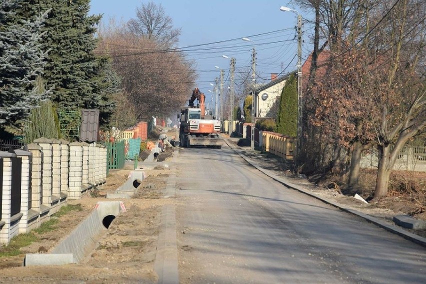 Niebawem koniec prac na remontowanej drodze w Gadce w gminie Mirzec [ZDJĘCIA]