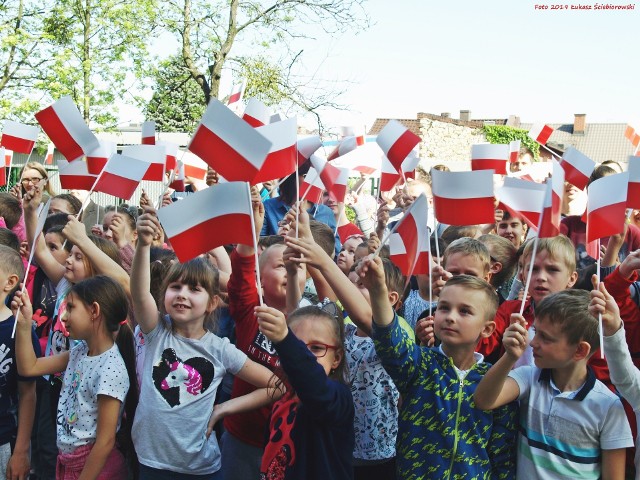 W tym roku w Piekarach Śląskich już po raz jedenasty odbędzie się akcja „Wywieś flagę w oknie”.