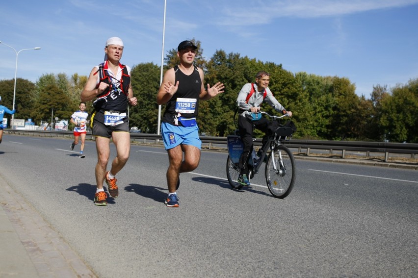 Uczestnicy Maratonu Warszawskiego 2018. Więcej zdjęć...