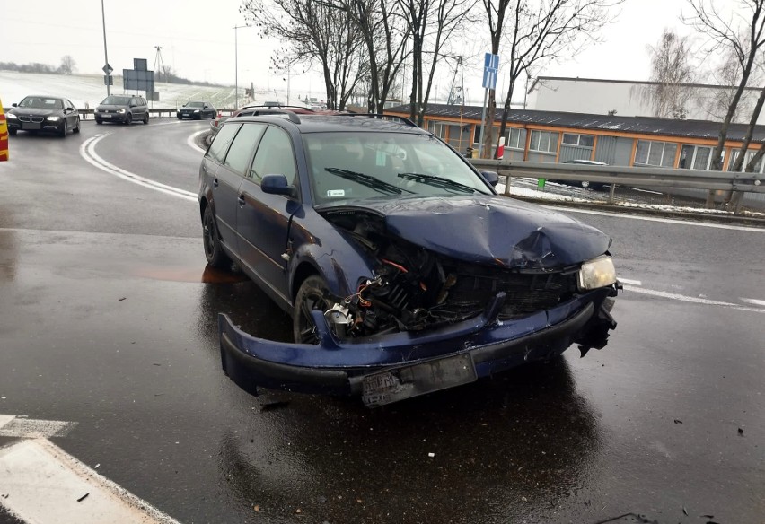 Wypadek na autostradzie A4 przy węźle Kostomłoty (22...