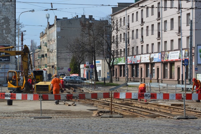 Kolejny etap prac na skrzyżowaniu ulic Przybyszewskiego i Kilińskiego. Zmiany organizacji ruchu 