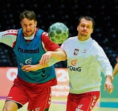 Michał Kubisztal (z prawej) skupi się teraz na grze w Górniku Zabrze FOT. PAP/ADAM WARŻAWA