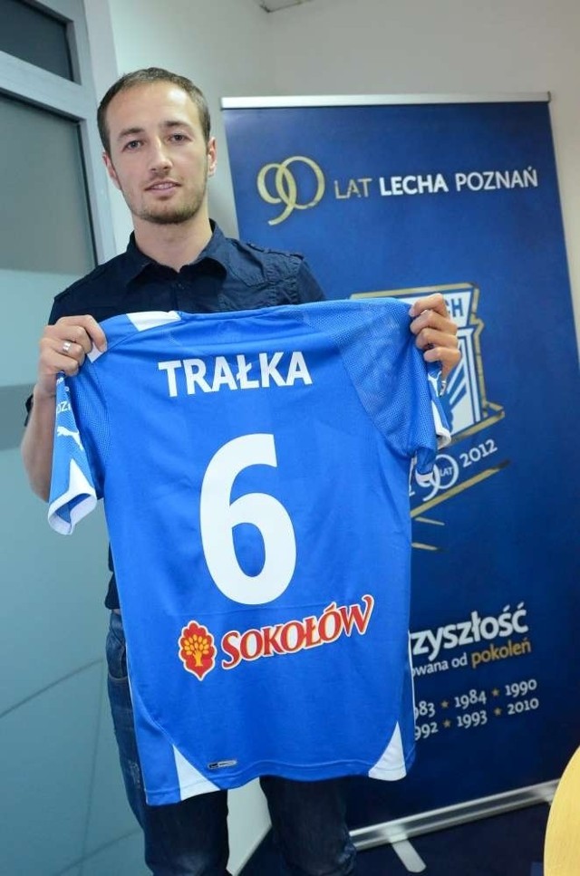 W piątek trzyletni kontrakt z poznańskim klubem podpisał Łukasz Trałka.