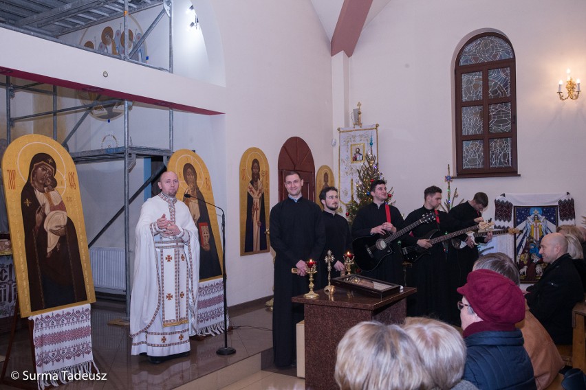 To nie była mafia, ale klerycy z Kijowa. Seminaryjny zespół MetaNoja wystąpił w cerkwi greckokatolickiej w Stargardzie [ZDJĘCIA, WIDEO]