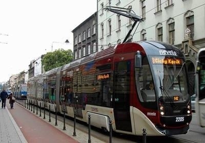 Kraków testuje tramwaj Nevelo wykonany przez firmę Newag, która chce współpracować z Bombardierem FOT. ANDRZEJ WIŚNIEWSKI
