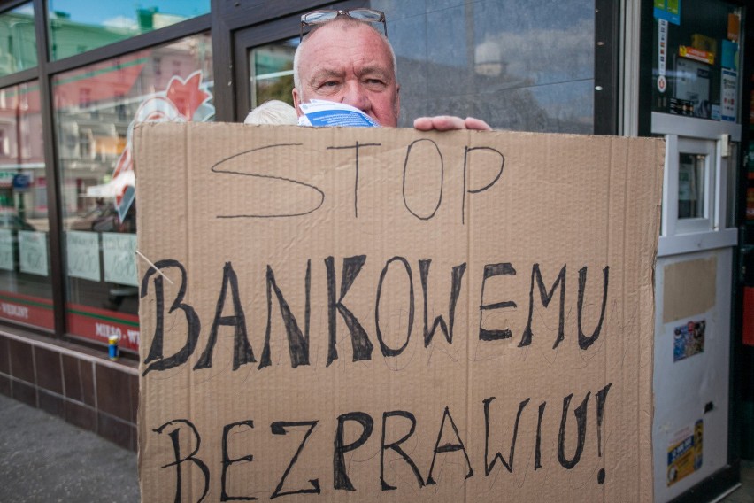 Protest w Bydgoszczy "Przywiązanych do polis" [wideo i zdjęcia]   