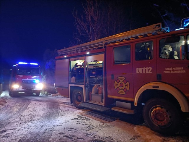 Wczoraj, 23 grudnia doszło do zapalenia sadzy w kominie w Pewli Ślemieńskiej (pow. żywiecki). Skutek - rozszczelnienie komina i zatrucie tlenkiem węgla.