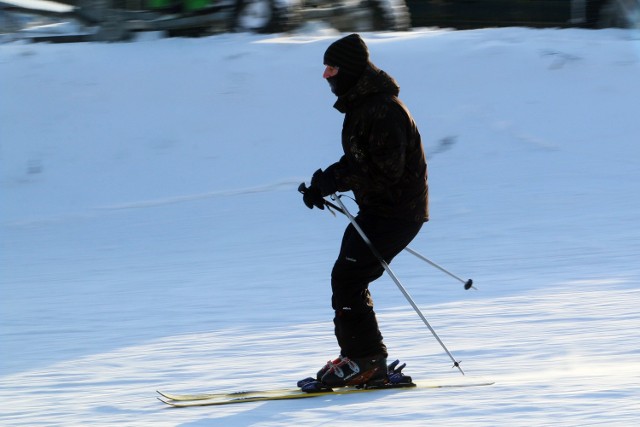 W niedzielę oficjalnie otwarto Globus Ski. Chętnych do jazdy na nartach, mimo siarczystego mrozu, nie brakowało