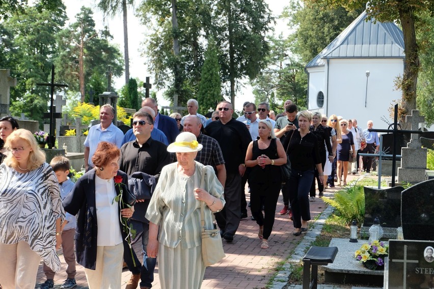 Pogrzeb Jarosława Dziemiana na cmentarzu farnym w...