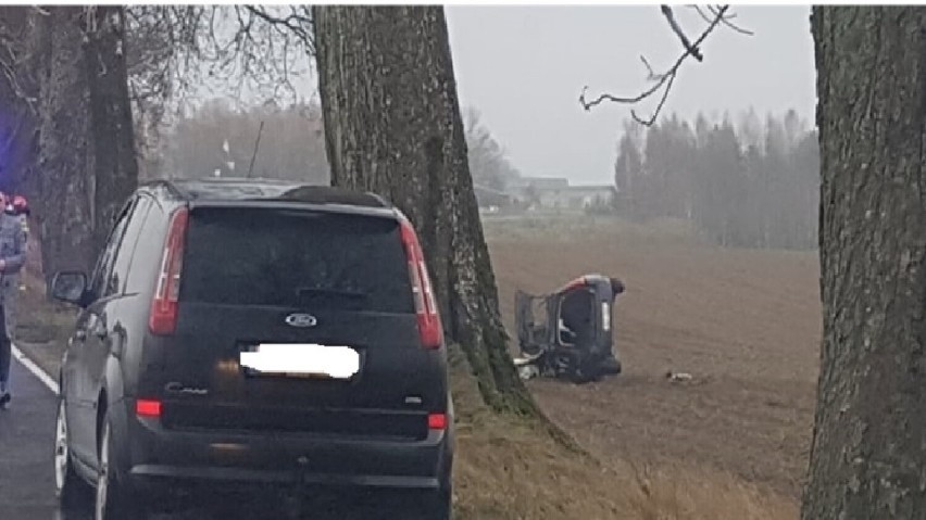 Śmiertelny wypadek na trasie Wielki Klincz - Dębogóry [20.11.2021]. Zginął 42-letni mieszkaniec powiatu kościerskiego ZDJĘCIA