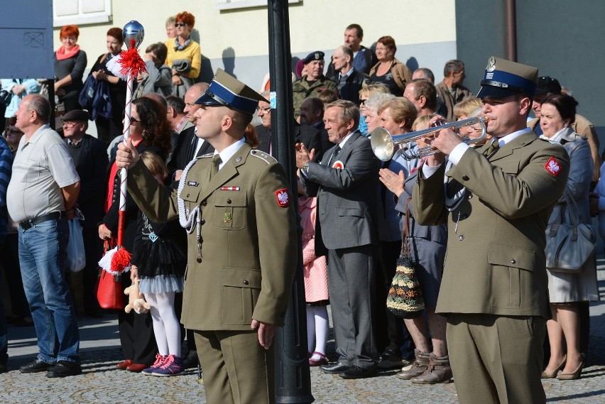 Odsłonięcie pomnika w Ożarowie