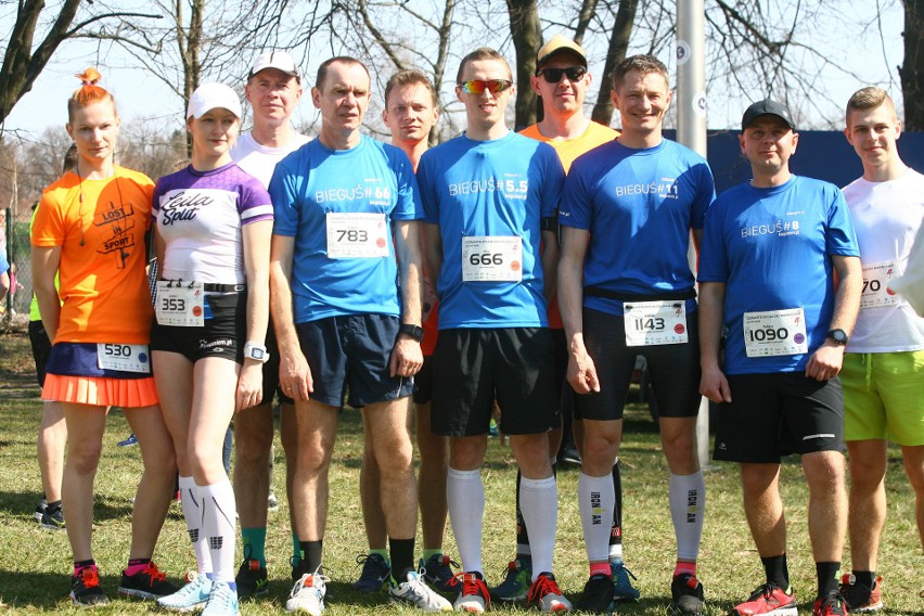 Biegli w niedzielę nad Zalewem Zemborzyckiem. To ostatni bieg z cyklu "Cztery Dychy do Maratonu" [DUŻO ZDJĘĆ]