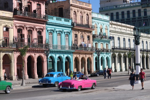 Kuba 2022. Wycieczki na wyspę wróciły, ale obostrzenia COVID zwiększyły się w styczniu 2022. Sprawdź zasady wjazdu na wyspę