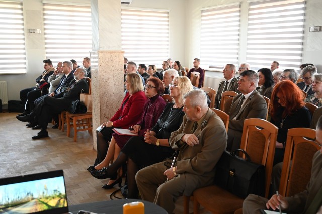 Konferencją Przyrodniczo- Historyczne Dziedzictwo Lasów Cisowskich świętokrzyscy leśnicy zainaugurowali obchody Święta Niepodległości.