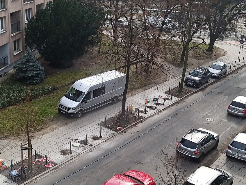 Likwidacja miejsc parkingowych na ulicy Wojskowej w...