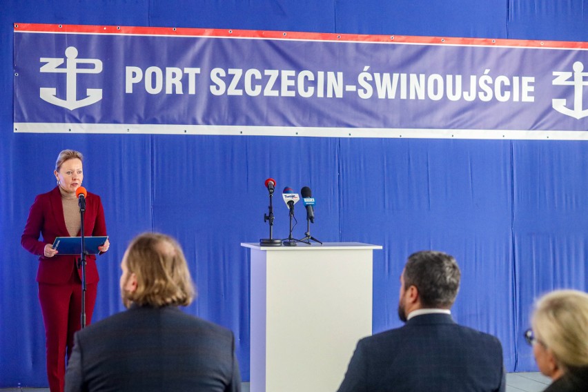 Zarządu Morskich Portów Szczecin Świnoujście z nowym statkiem pożarniczym! Jeszcze w tym roku będzie gotowy "Strażak 28"  