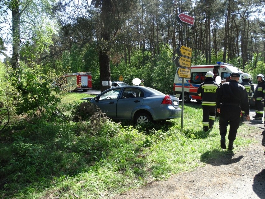 Wypadek pod Bukowcem: Pięć osób rannych w zderzeniu dwóch...