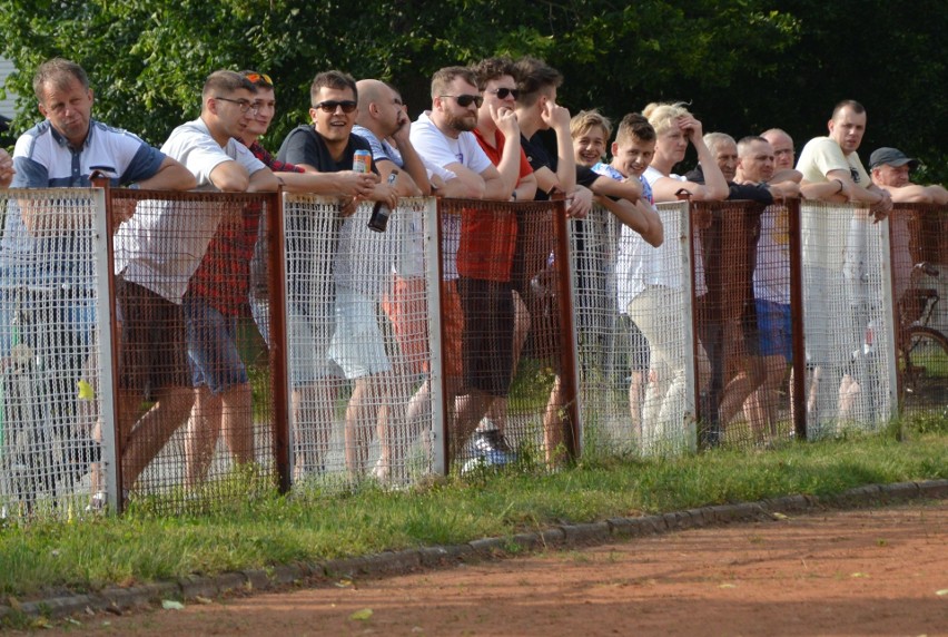 Kibice. Hejnał Kęty – Gorzów. Ponad 600 widzów na meczu sezonu oświęcimskiej klasy A