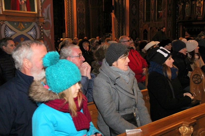 Koncert kolęd i pastorałek w dąbrowskiej bazylice NMP...