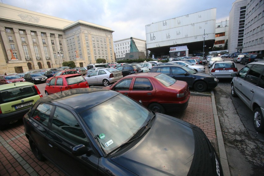 Parking na placu Sejmu Śląskiego