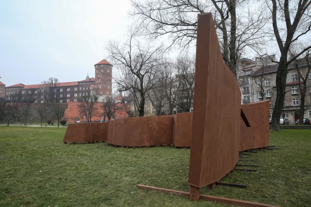 Makieta pomnika AK na bulwarach wiślanych pod Wawelem