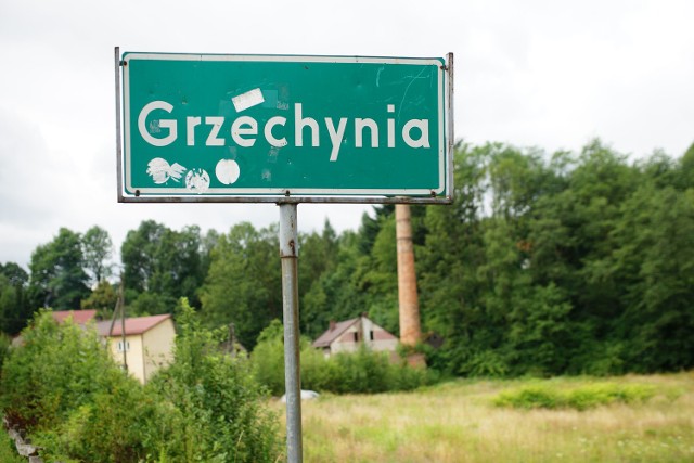 Grzechynia jest podzielona. Wielu wciąż jest pod urokiem księdza, inni się od niego odwrócili