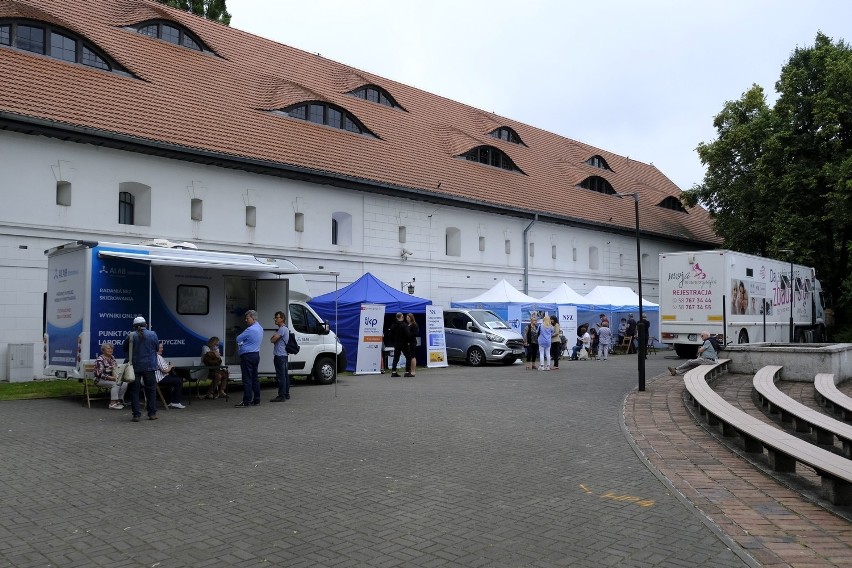 Toruń. Badania i konsultacje lekarskie na Placu Muzeum Etnograficznego ZDJĘCIA