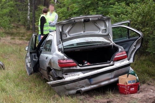 W sobotę 27 czerwca na trasie z Zielonej Góry do Nowogrodu Bobrz. peugeot wyleciał z drogi i koziołkował.