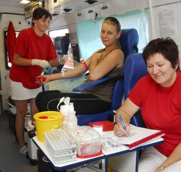 Także wczoraj ambulans RCKiK czekał na krwiodawców. Jednym z nich była Aleksandra Soboń z Opola.