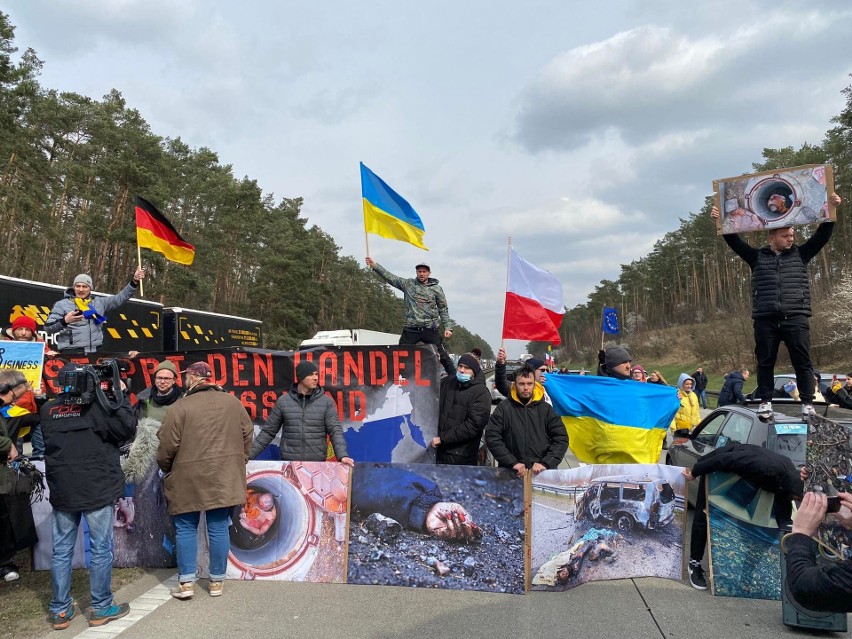 Przez blisko trzy godziny zablokowana była dziś autostrada A2. Aktywiści apelowali do kanclerza Niemiec