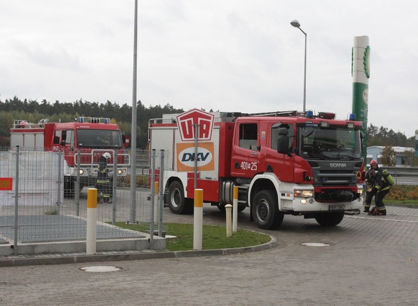Strażackie ćwiczenia na stacji paliw w Suchej pod Białobrzegami