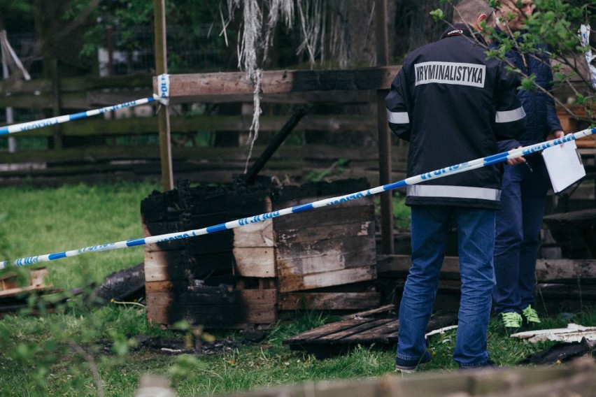 Bydgoszcz. Ciało mężczyzny znalezione w budzie dla psa [zdjecia]