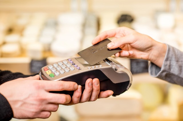 Fakt utraty karty bankomatowej należy jak najszybciej zgłosić w banku i na policji.