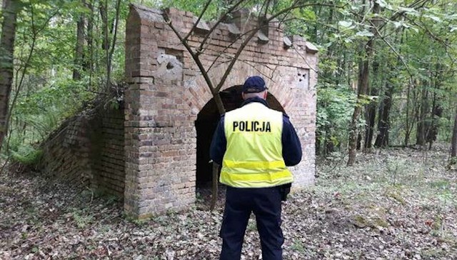 Dwóch mężczyzn zeszło do opuszczonej sztolni. Jak się okazało, pod ziemią niemal nie było tlenu. Mężczyźni się udusili.