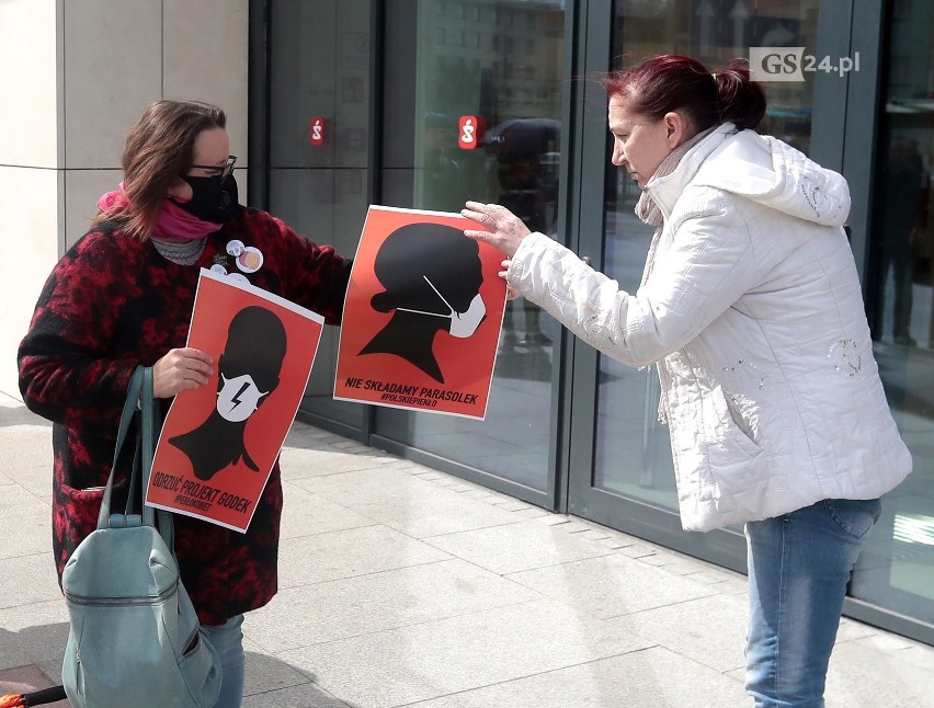 Kolejkowy "Czarny Protest" w Szczecinie przeciwko całkowitemu zakazowi aborcji - 14.04.2020