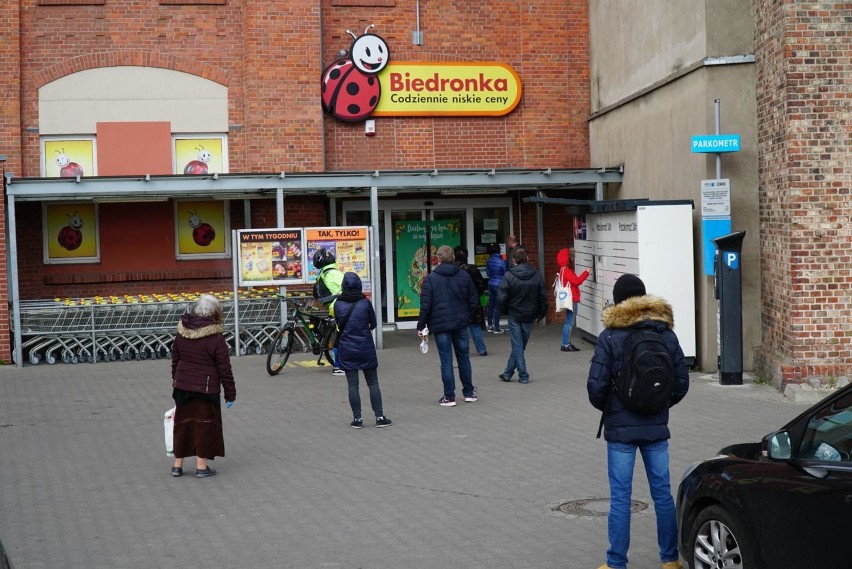 Część placówek sieci będzie czynna nieustannie od...