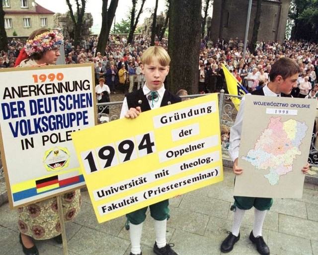 20.06.1999 r. - pielgrzymka mniejszości narodowych na Górę św. Anny w 10. rocznicę pierwszej mszy św. w języku niemieckim odprawionej tu po wojnie.