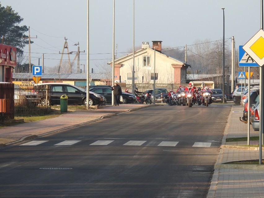 Mikołaje na motocyklach zrobili niespodziankę przedszkolakom...