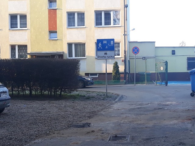 Do zdarzenia doszło ok. godz. 8 w okolicy bloku przy Armii Krajowej w Grudziądzu.