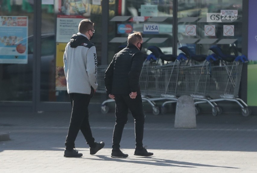 Mandatów w Szczecinie za brak maseczki coraz więcej. Policja wyjaśnia dlaczego