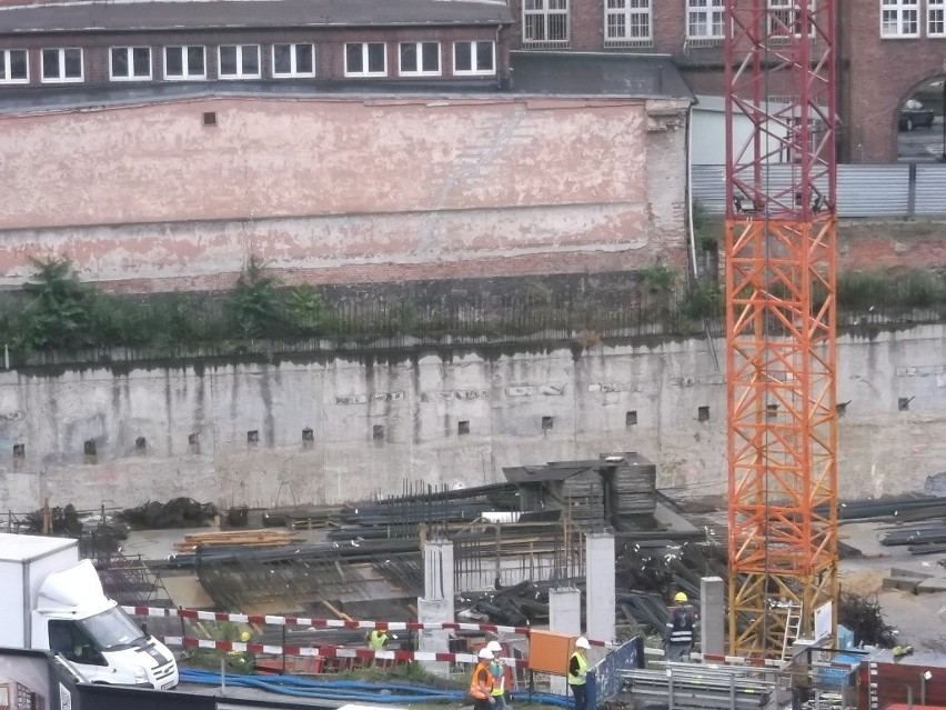 Wrocławski Hilton ma już fundamenty. Teraz będzie rósł (ZDJĘCIA)