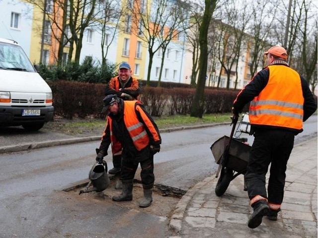 Remonty bieżące swoją drogą, a budowa nowych dróg w Bydgoszczy to inna kwestia. Bydgoscy radni komisji budżetowej, mimo że budżet Bydgoszczy na ten rok zakłada mniej pieniędzy na nowe ulice osiedlowe, pozytywnie zaopiniowali projekt finansów miasta.