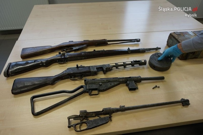 Policjanci z Rybnika zlikwidowali nielegalny arsenał broni,...