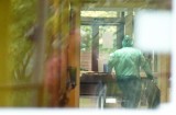 Do pomocy w zielonogórskim Domu Kombatanta ruszyli też podopieczni schroniska dla mężczyzn. Czy przeszli potem testy na koronawirusa?