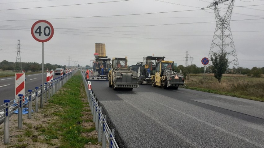 Obwodnica Kobylanki ma dwie jezdnie. Stara prawie wyremontowana 